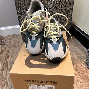 Yeezy Boost 700 only worm once. Damn near brand new. Find them at a better rate